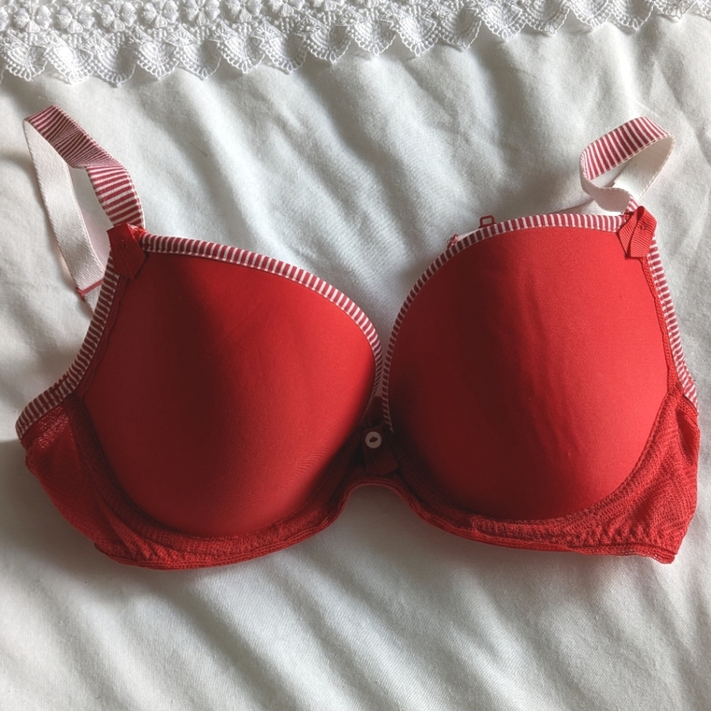 NWOT Freya Deco Bra, Red, US Size 28DDD